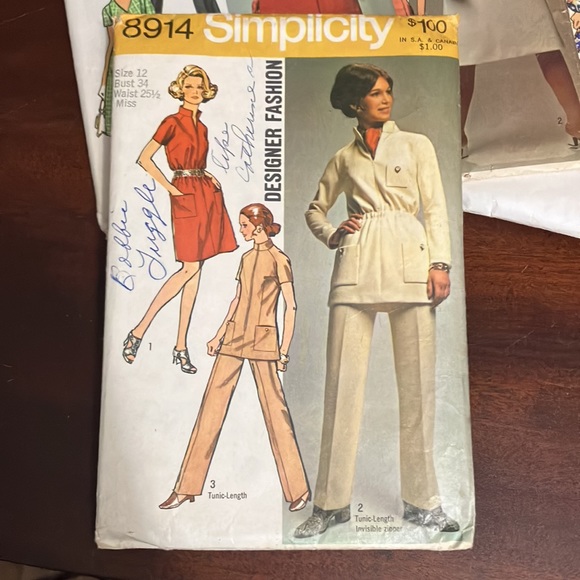 Lot of 9 Vintage 1970s Sewing Patterns Sizes 10, 12, 14 - Picture 6 of 10